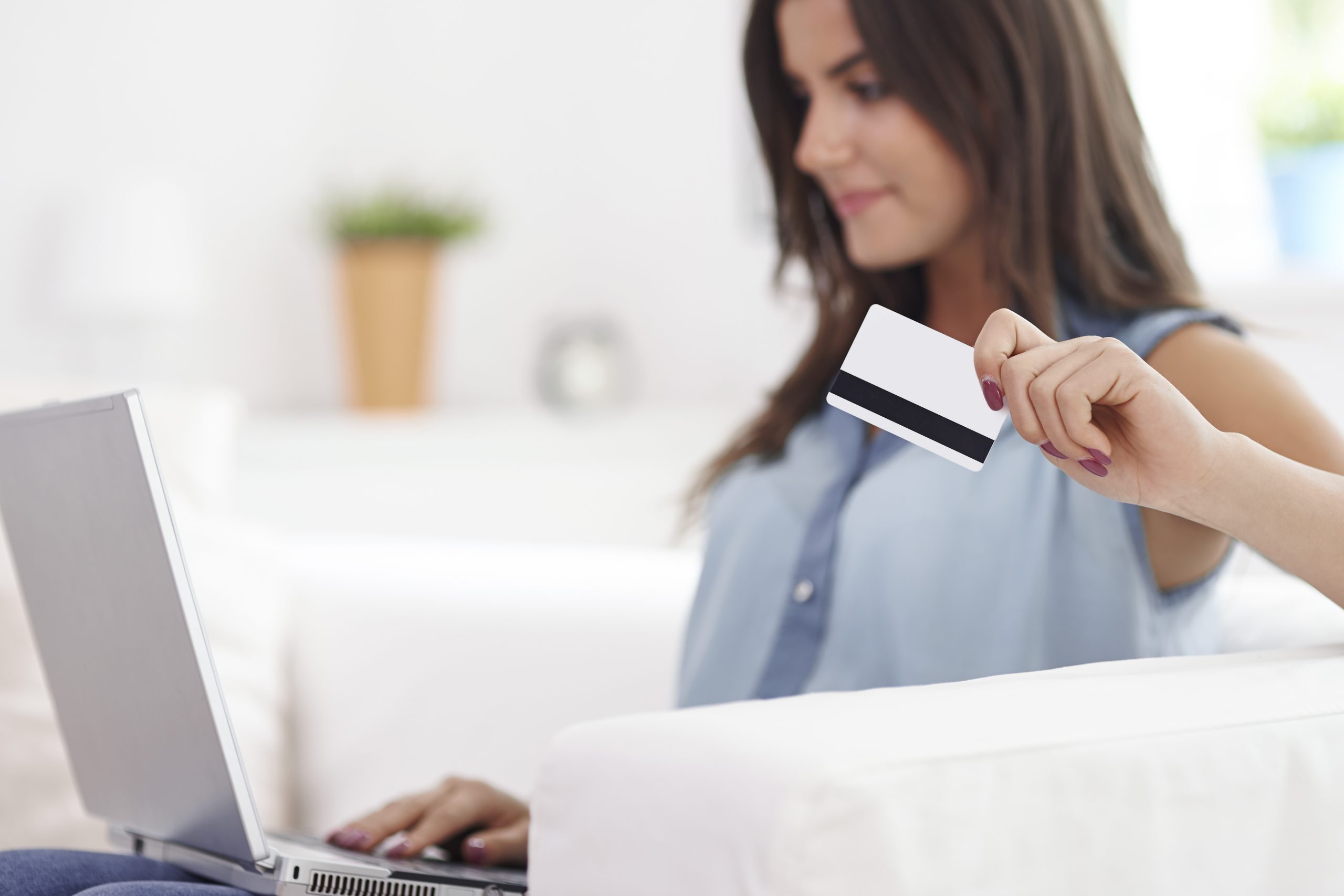 Uniclass Mastercard Black Scaled